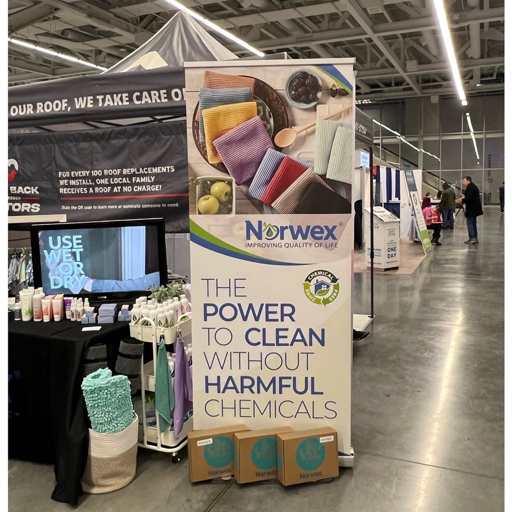Norwex retractable banner and stand with carrying case